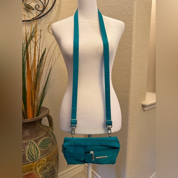 Baggallini Crossbody/Belt Bag in Teal NWOT - Picture 12 of 16